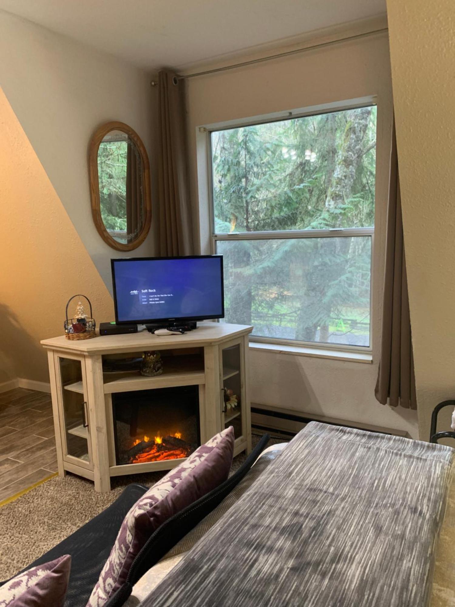 Mountain Meadows Inn & Chalet Suites Ashford Ngoại thất bức ảnh